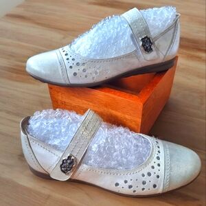 Geo Reino Leather Mary Jane Shoes in Silver